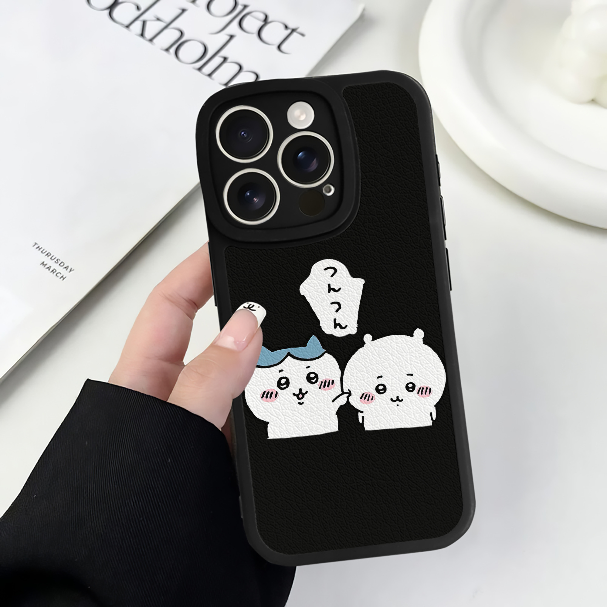 （画像用） ちいかわ ちいかわ Chii-kawa chiikawa 【iPhone 16シリーズ対応】シリコンスマホケース（レザー調） 材質：シリコン